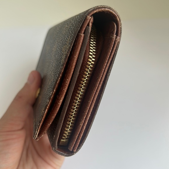 Louis Vuitton Coffre-fort Wallet - Picture 4 of 9